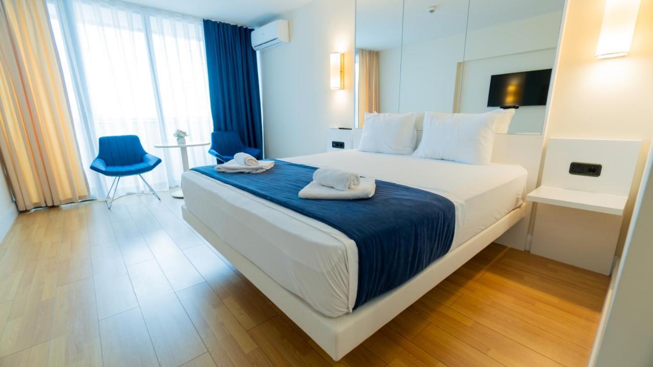 Smart Aparthotel Orbi City Batumi Exterior photo