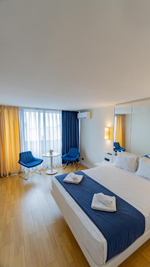 Smart Aparthotel Orbi City Batumi Exterior photo