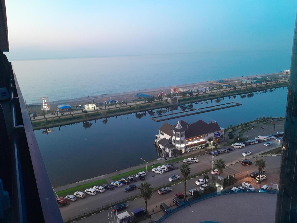 Smart Aparthotel Orbi City Batumi Exterior photo