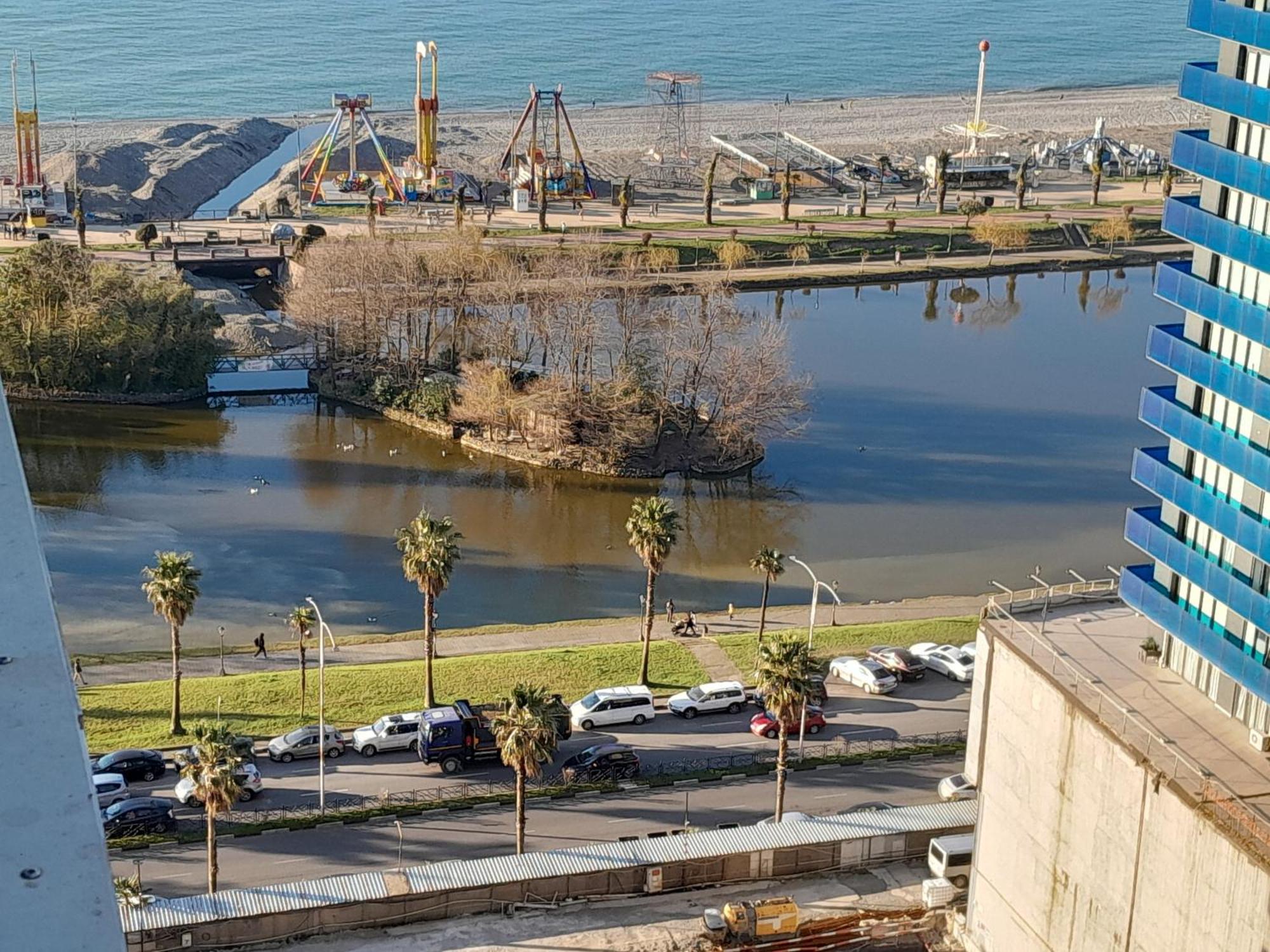 Smart Aparthotel Orbi City Batumi Exterior photo