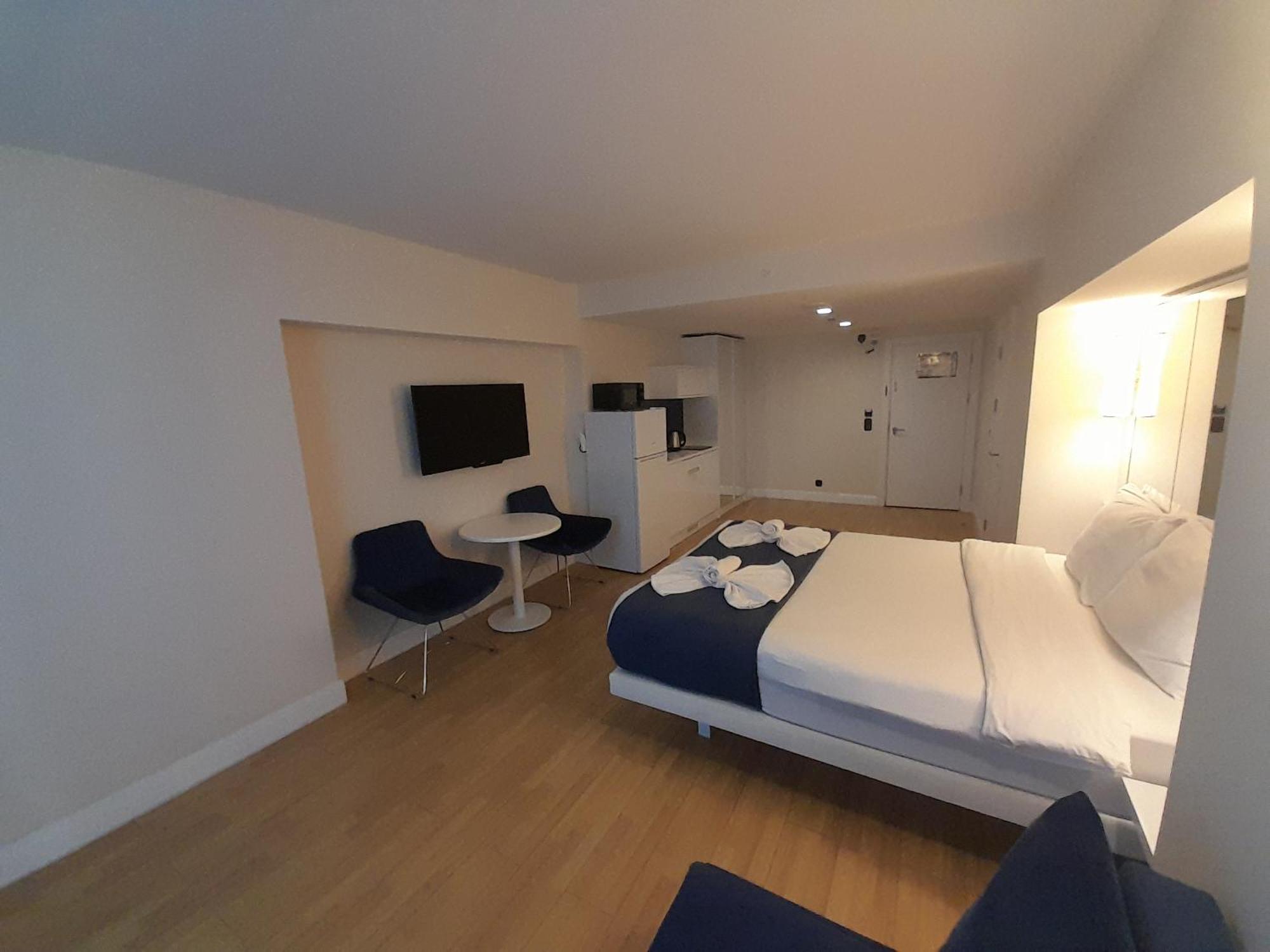 Smart Aparthotel Orbi City Batumi Exterior photo