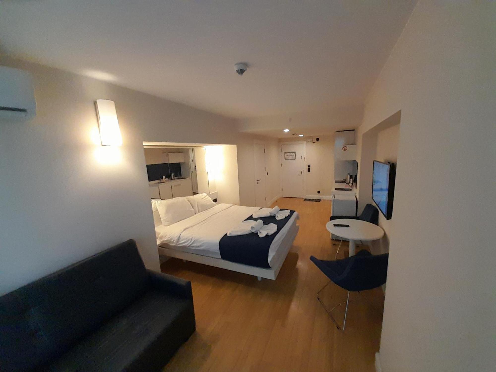 Smart Aparthotel Orbi City Batumi Room photo