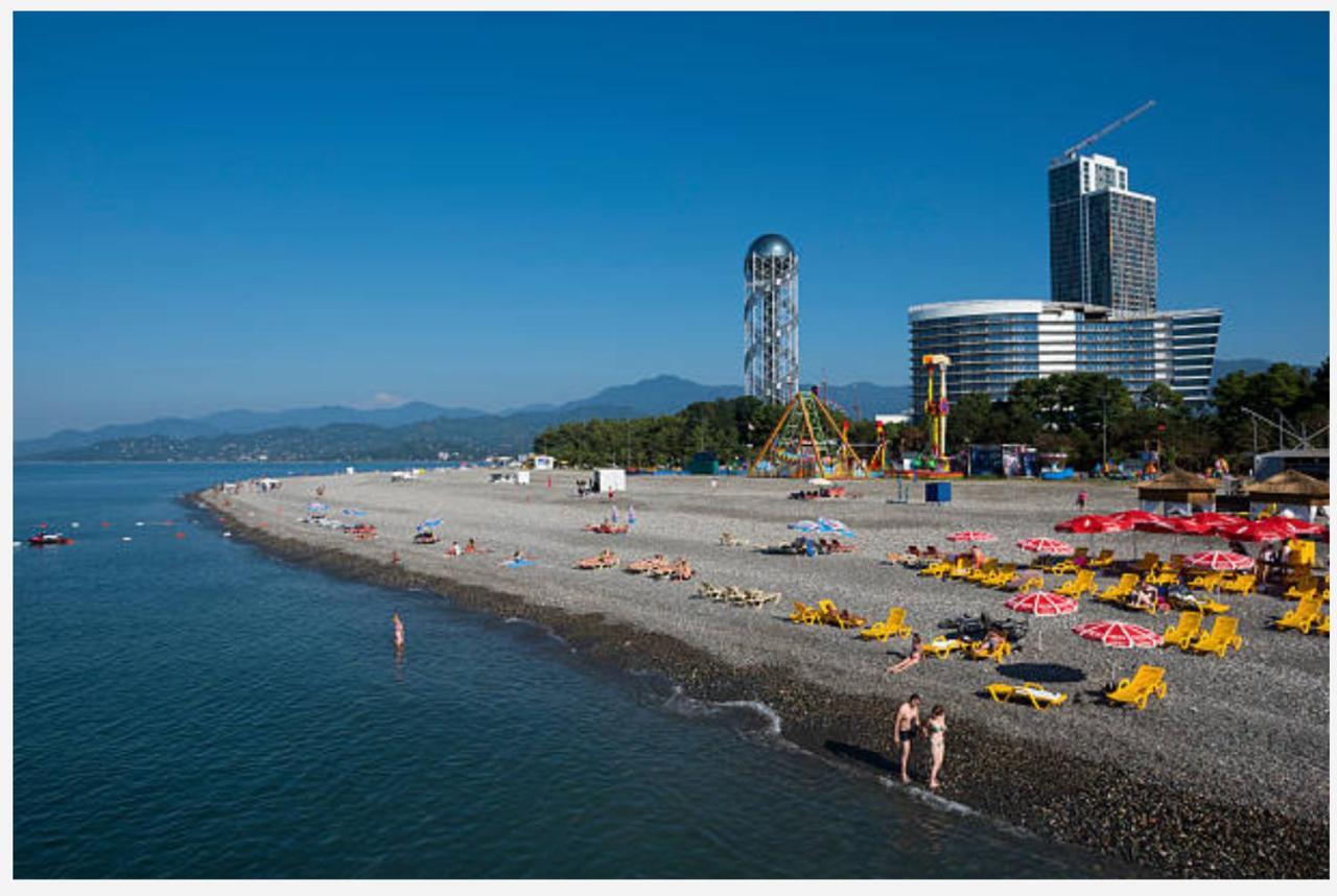 Smart Aparthotel Orbi City Batumi Exterior photo